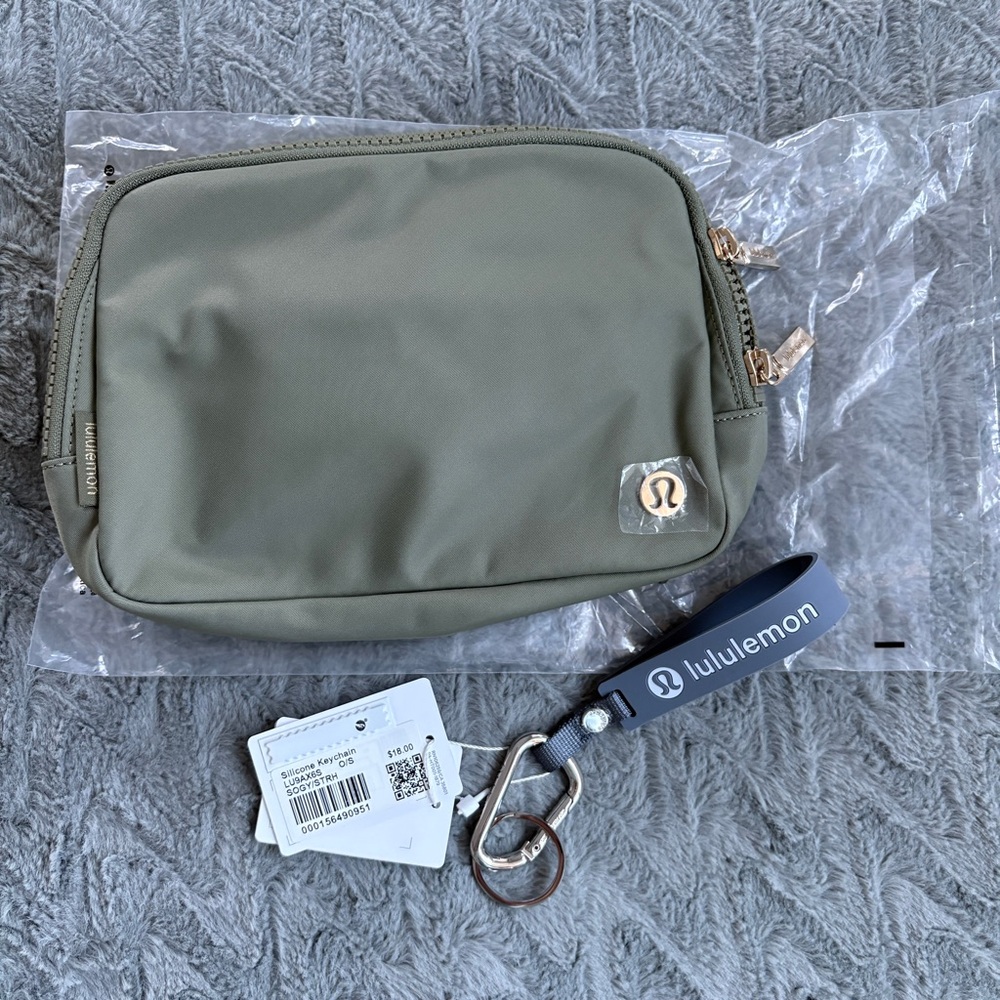 Lululemon Everywhere Belt Bag Large & Gray Keychain